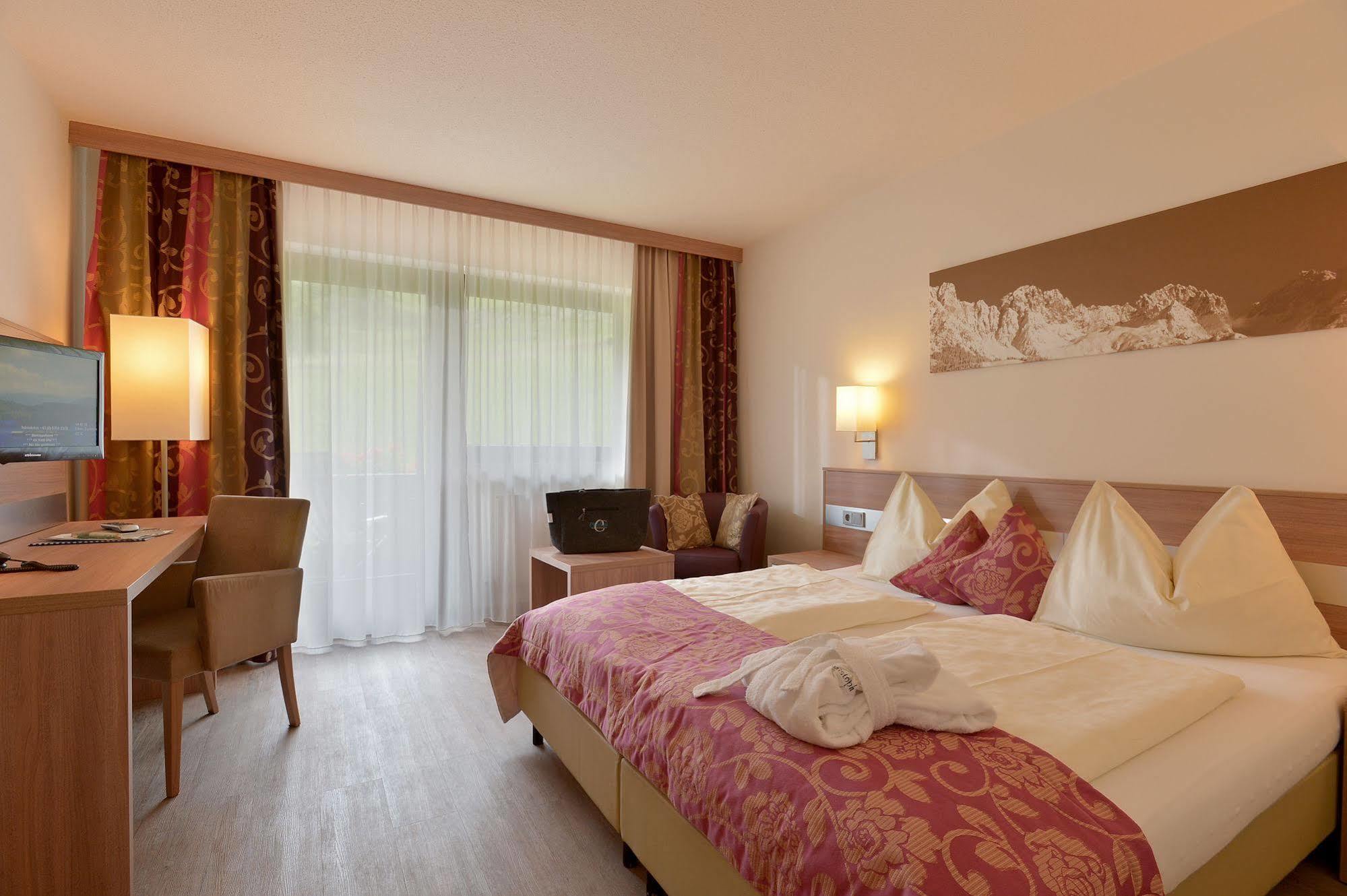 Familienhotel Christoph エルマウ エクステリア 写真